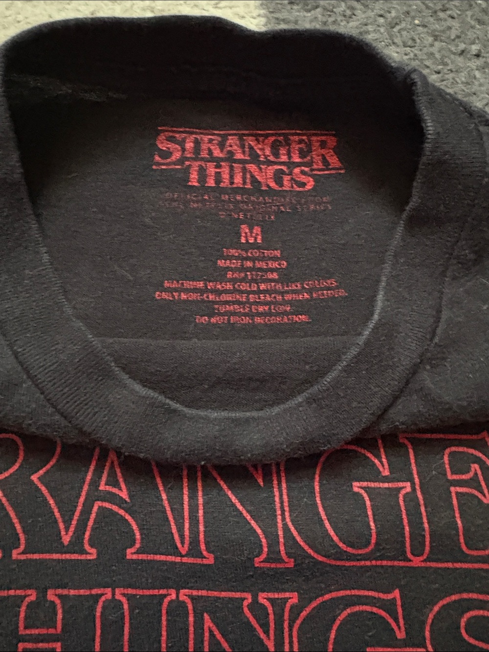 Stranger Things logo tee shirt - Picture 2 of 3